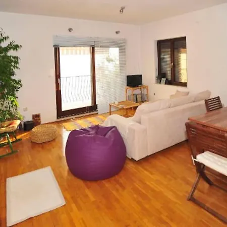 아파트 Seaview Ema *